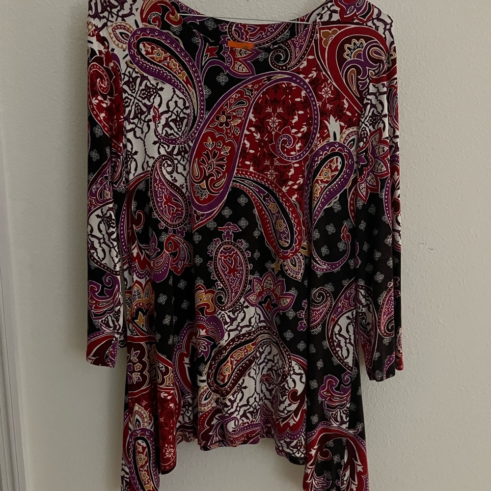 Burgundy paisley Hearts of palm top M